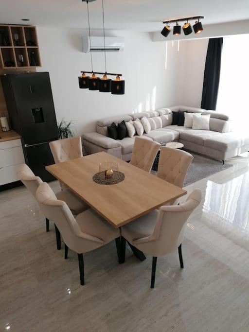 Apartman Max !!!! Омиш Экстерьер фото